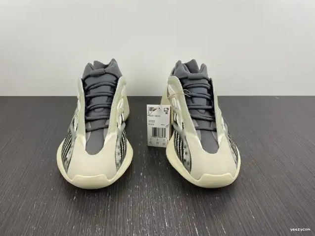 V3 700 Yeezy Fade Salt Adidas ID1674 0705
